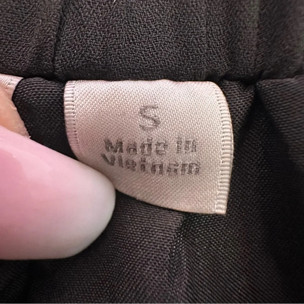 LC Lauren Conrad Black High Waist Scalloped Shorts - Picture 4 of 6